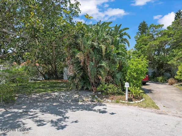 124 Aucila Rd, Cocoa Beach, FL 32931
