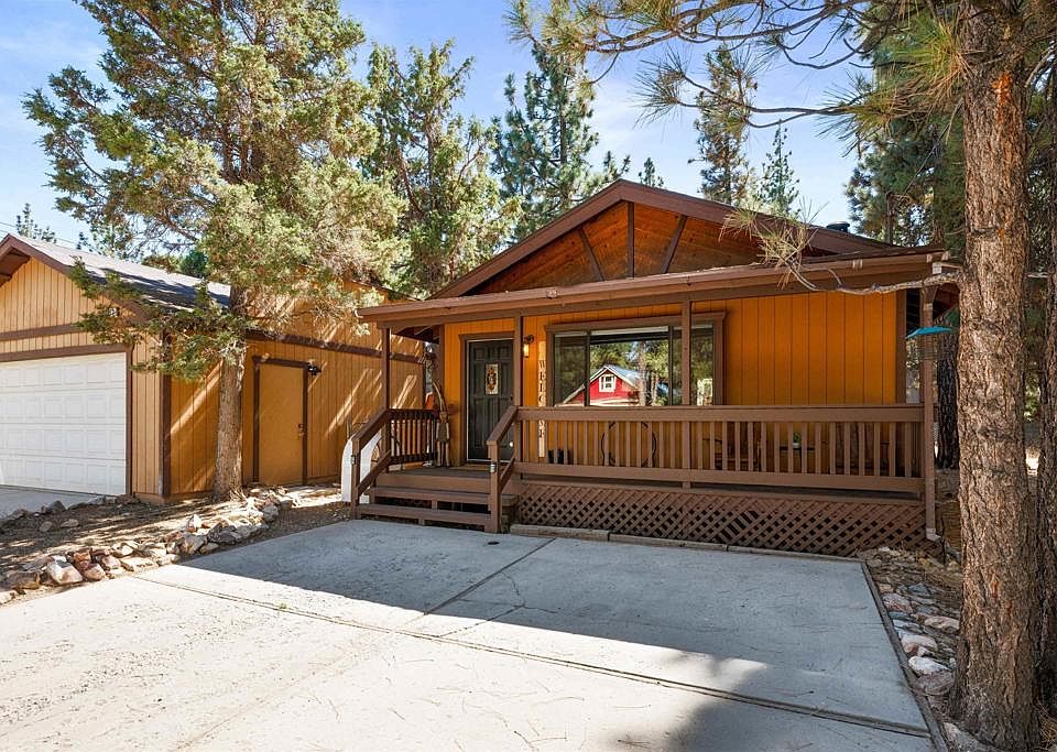 1st image of 2062 10th Ln