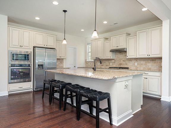 5th image of 11619 Hophornbeam Ln