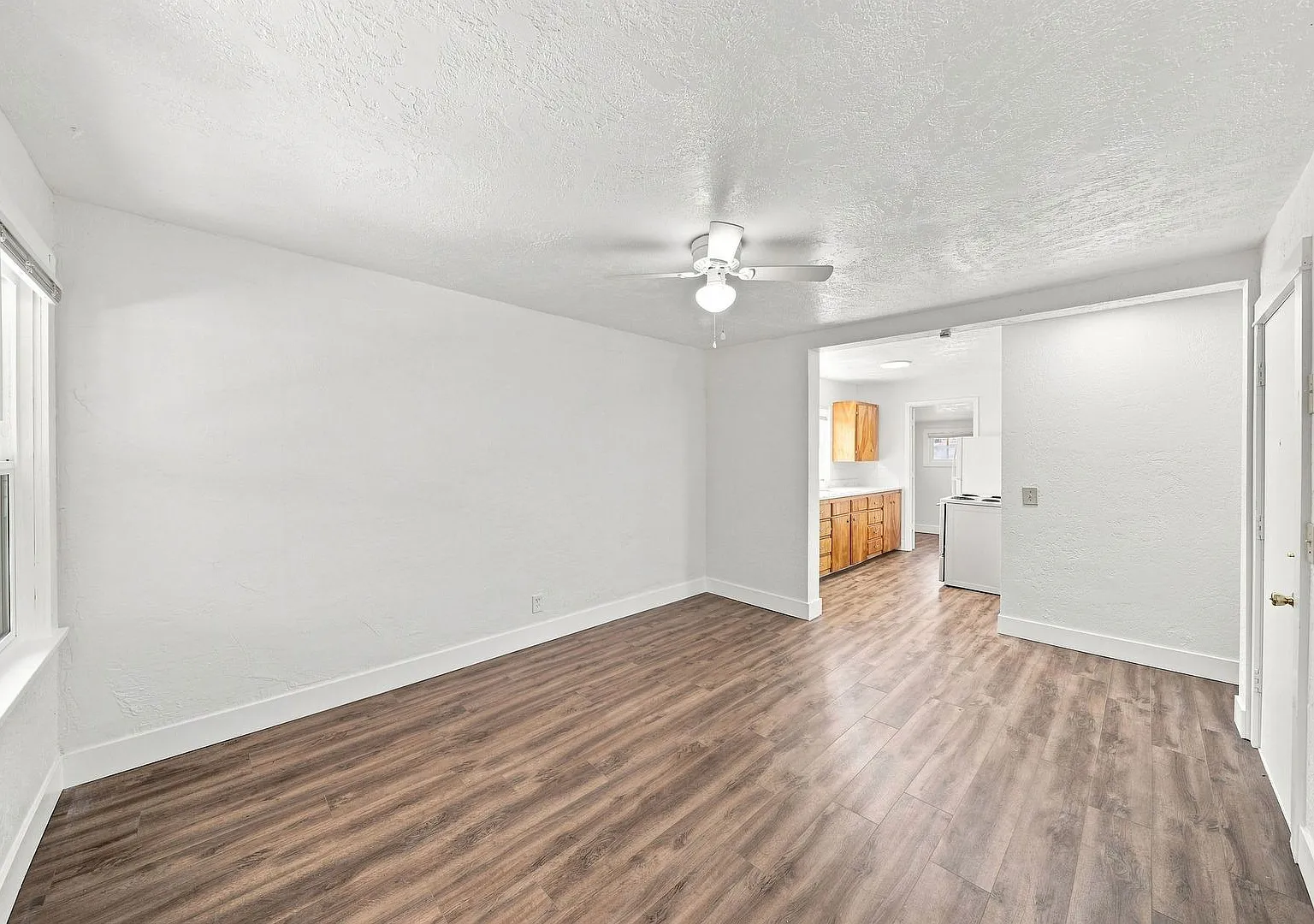 724 W Lewis St — Photo 3