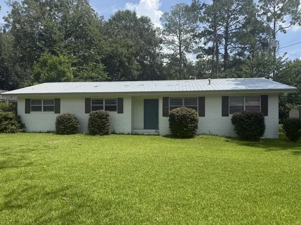 107 Lobingier Ave, Fitzgerald, GA 31750