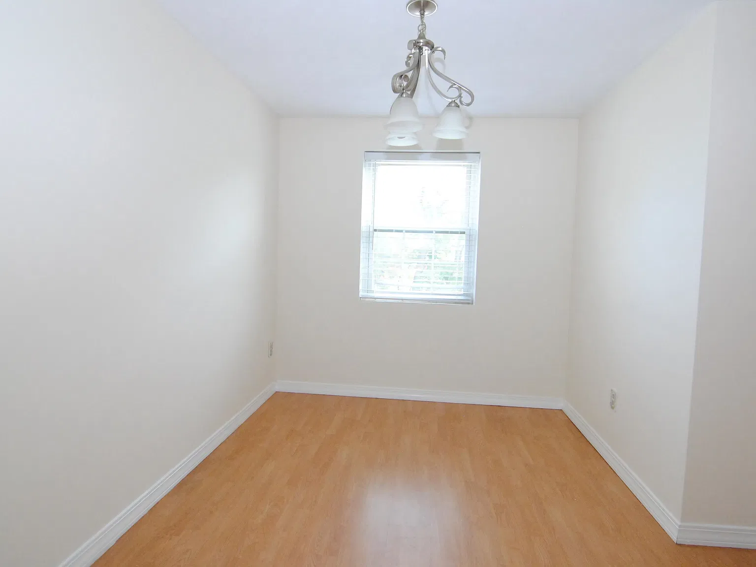 2 bed, 1.5 bath, 980 sqft, $2,100 — Photo 4