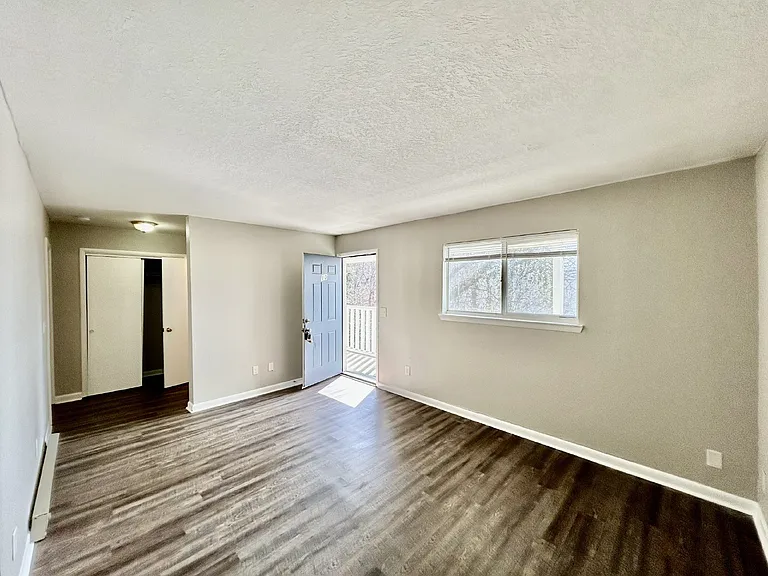 208 Valley View Ave #10 — Photo 11