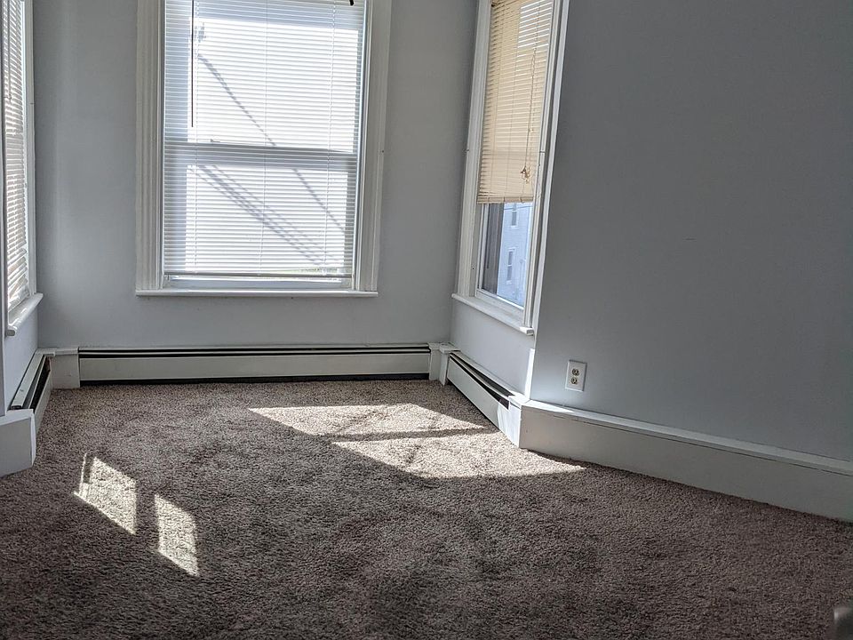 2nd image of 187 Hart St #2S