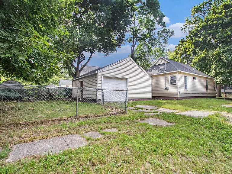 792 W Forest Ave — Photo 11