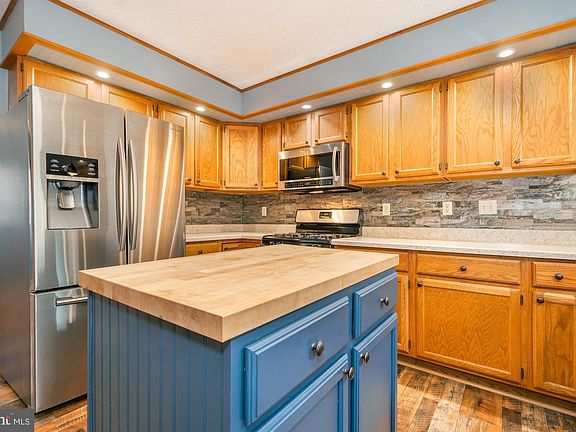 5th image of 34 Laurel Brook Dr Unit 34