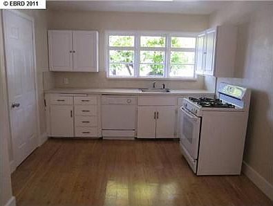 4th image of 2756 Bautista St