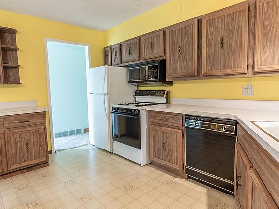 5th image of 37733 Longacre Dr