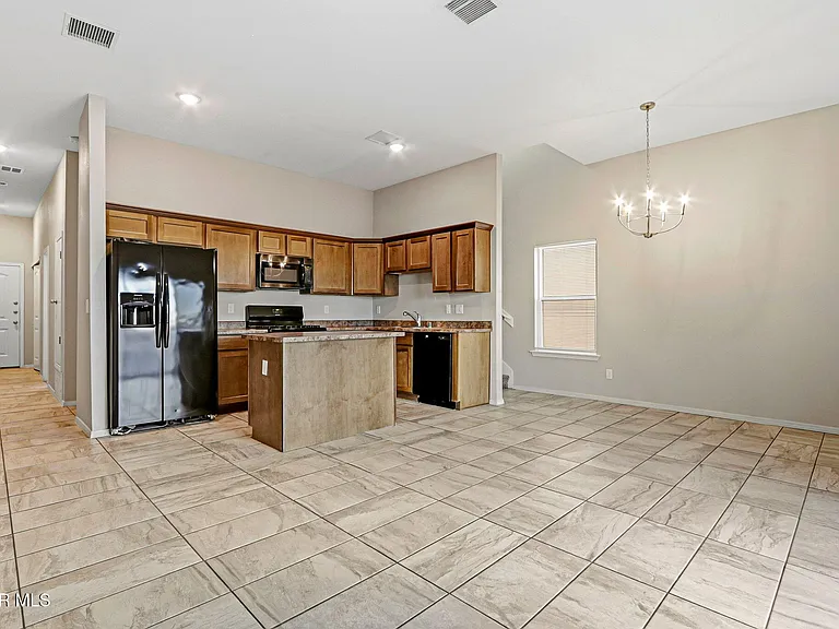 714 Hc Gilbert Minjares Dr #A — Photo 20