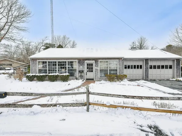 46 Old Westport Rd, Dartmouth, MA 02747