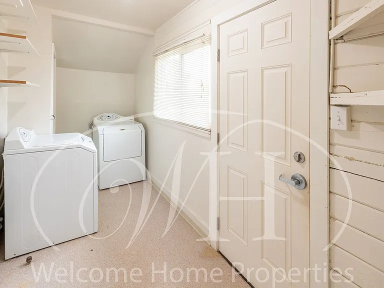 322 SW 1st St — Photo 15