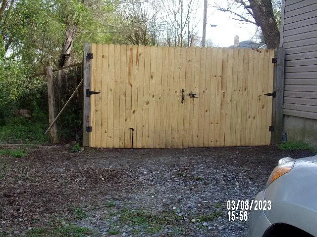 318 Hasty St — Photo 24