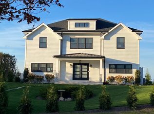 59 Bay St, Southampton, NY 11968