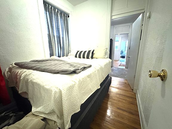 5th image of 512 E 12th St APT 9