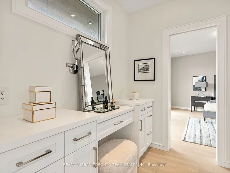 4 Drake Cres — Photo 33