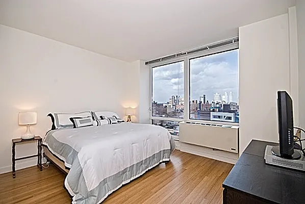 Sold by Nest Seekers International | media 4