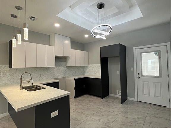 3rd image of 1412 Hibiscus Ave #2
