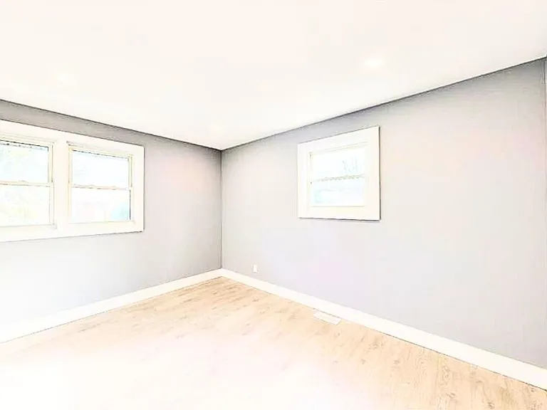 77 Godfrey Dr — Photo 11