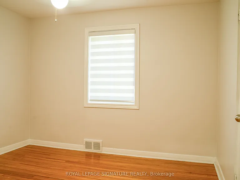 42 Kingsview Blvd — Photo 16