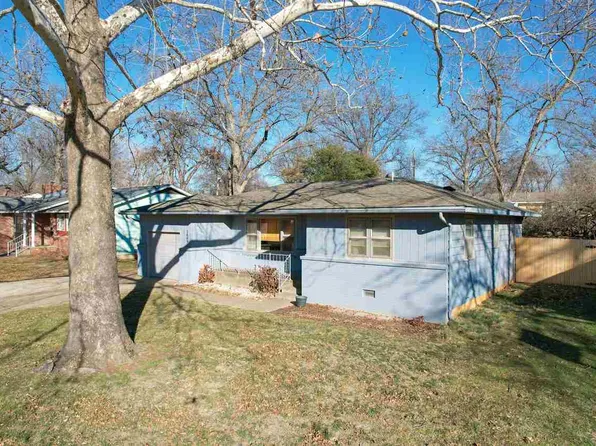 1609 N Woodland Rd, Ponca City, OK 74604