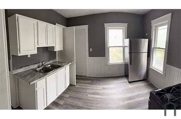 Building Photo - 10527 Earle Ave #1