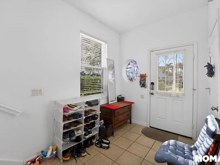 2346 Felicity Pl — Photo 12