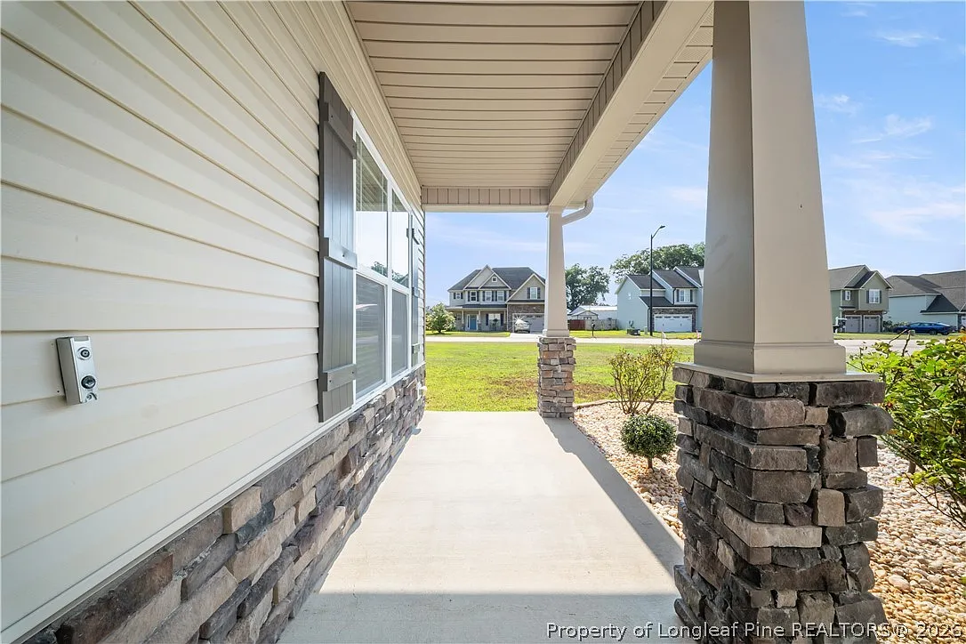4 bed, 2.5 bath, 2118 sqft, $1,950 — Photo 3