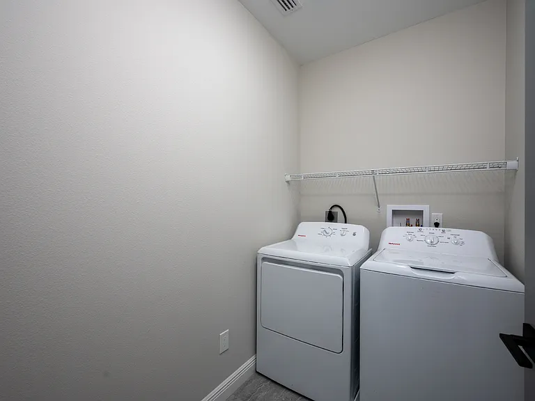 115 E Arden Mays Blvd #202 — Photo 14