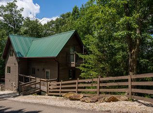 380 Village Dr, Campton, KY 41301