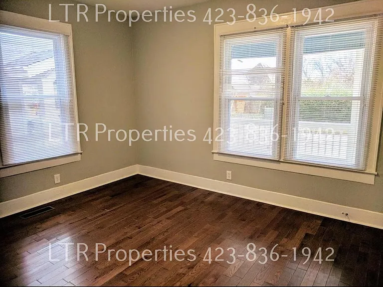 1707 E Main St — Photo 8