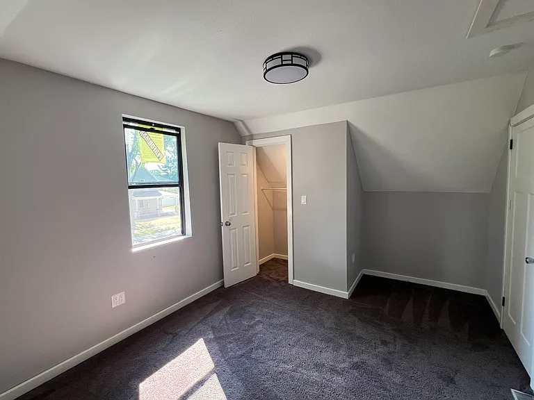 807 S 8th St — Photo 14
