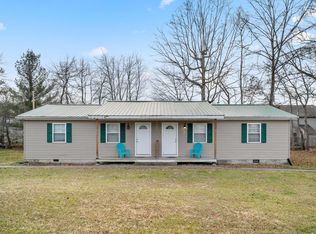 209-211 Strange St, Stanton, KY 40380