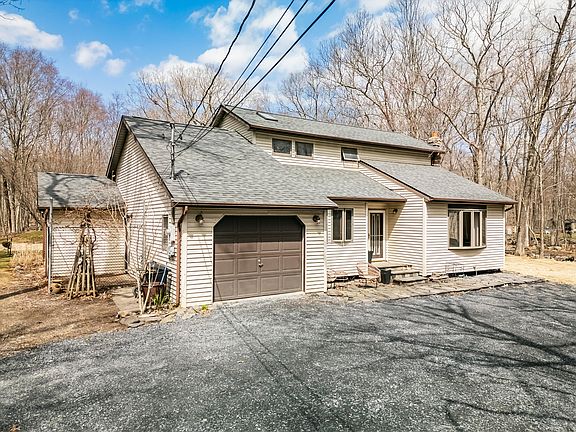 2nd image of 3638 Bristol Cir W