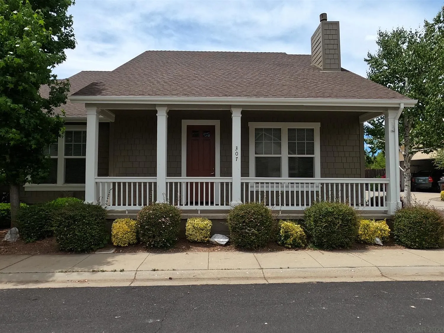 307 Fieldstone Dr photo 1