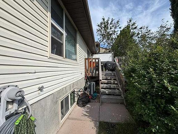 5th image of 107 Silvergrove Rd NW
