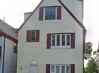 1025 N 24th St APT 3, Milwaukee, WI 53233