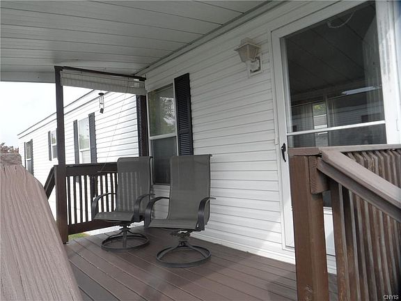 3rd image of 527 Patricia Dr