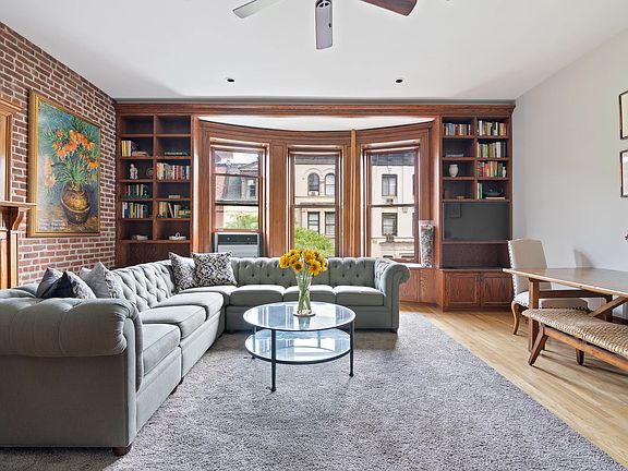 2nd image of 126 W 80th St APT 4