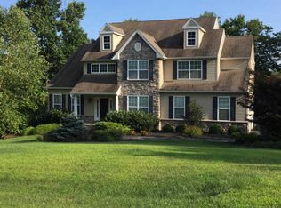 116 Cooper Hawk Dr, Coatesville, PA 19320