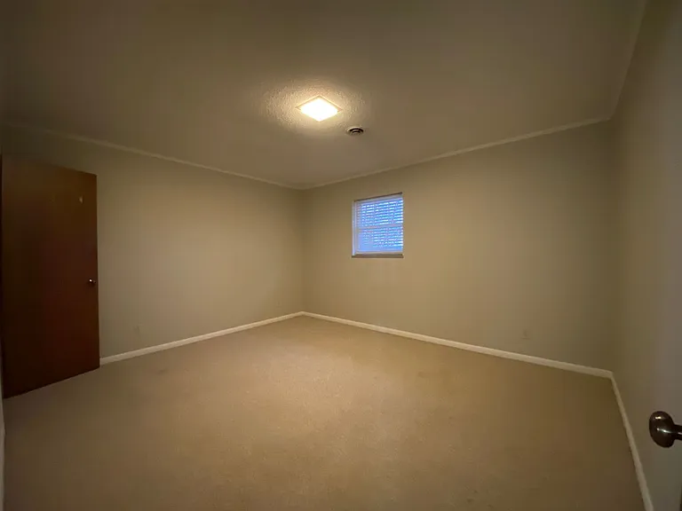 104 Skyview Dr — Photo 6