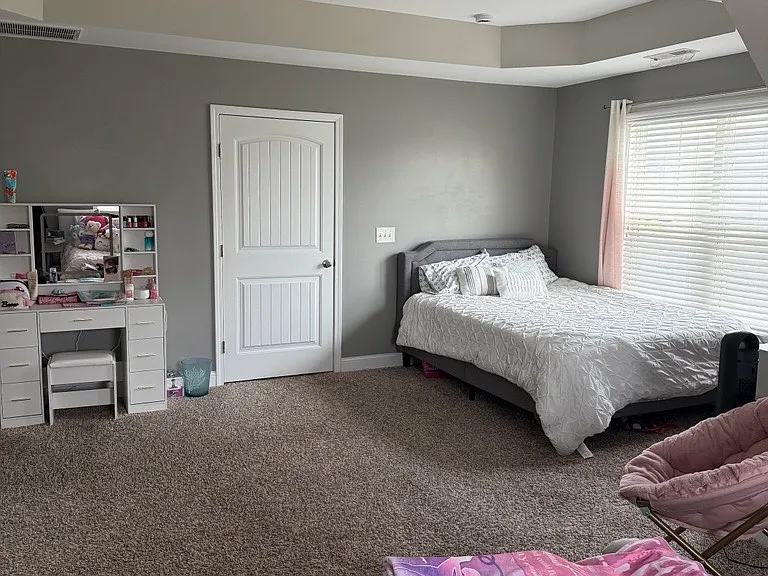 1444 Eastbourne Dr — Photo 31