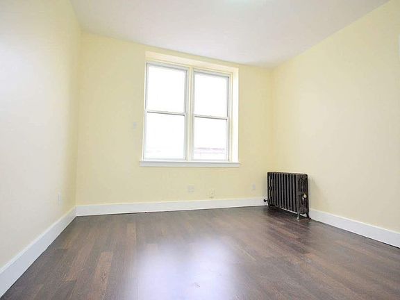 3rd image of 235 Boerum St APT 3