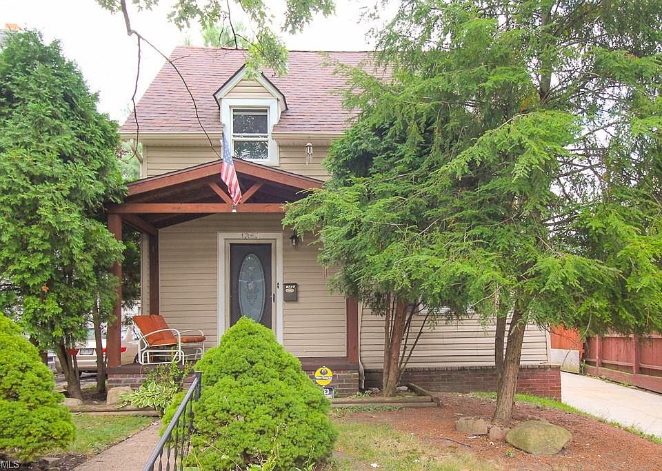 1st image of 1363 Girard St