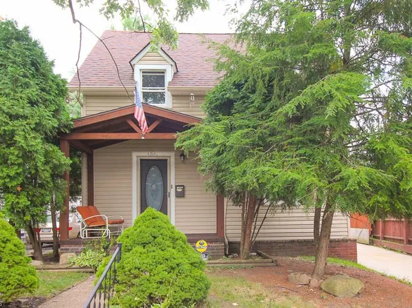 1363 Girard St, Akron, OH 44301