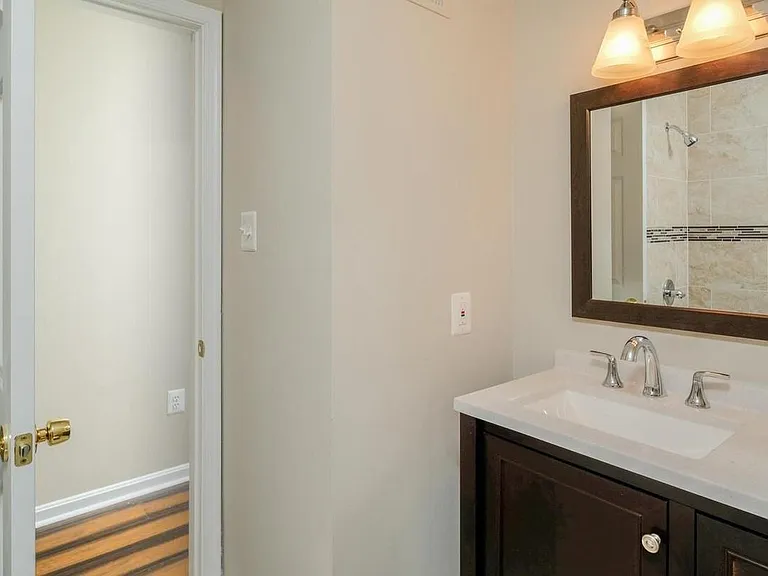 11818 Sylvia Dr — Photo 17
