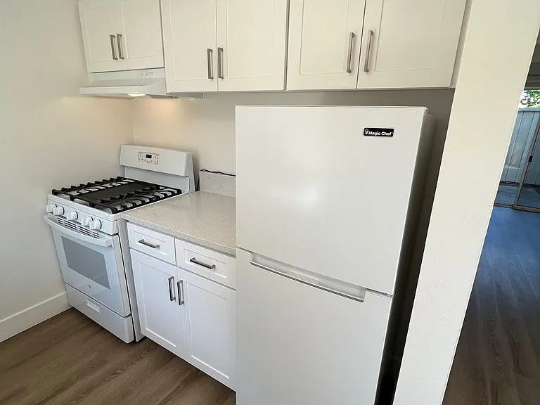 Danville Court Apartments — Photo 11