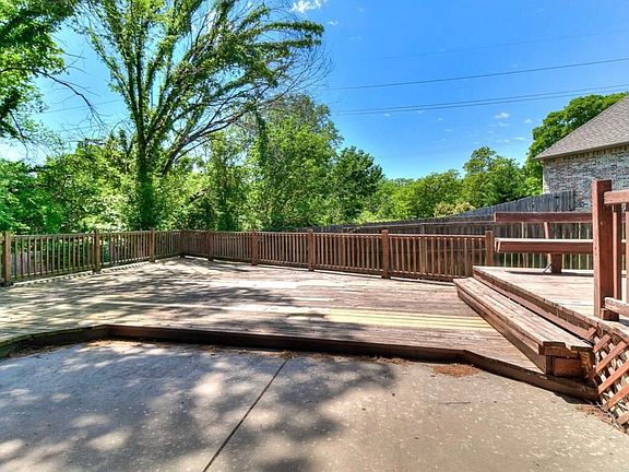 3rd image of 2204 Hanover Ln