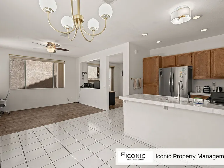 10806 Westonhill Dr — Photo 19