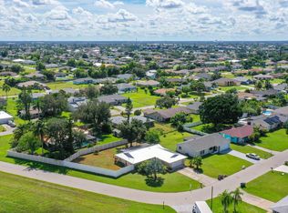 137 SE Santa Barbara Pl, Cape Coral, FL 33990