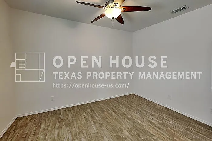 828 Pebblecreek Dr — Photo 33